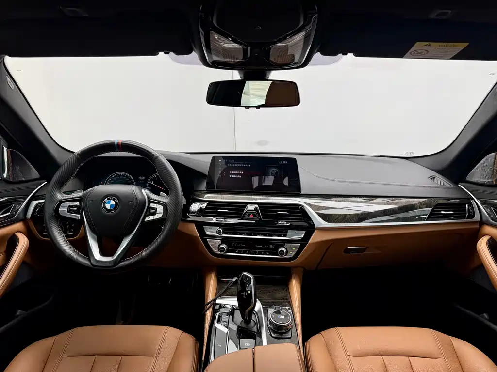 BMW 5 Series — миниатюра 19
