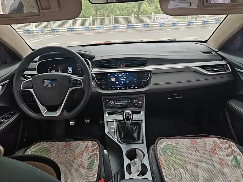 Geely Vision S1 — миниатюра 10