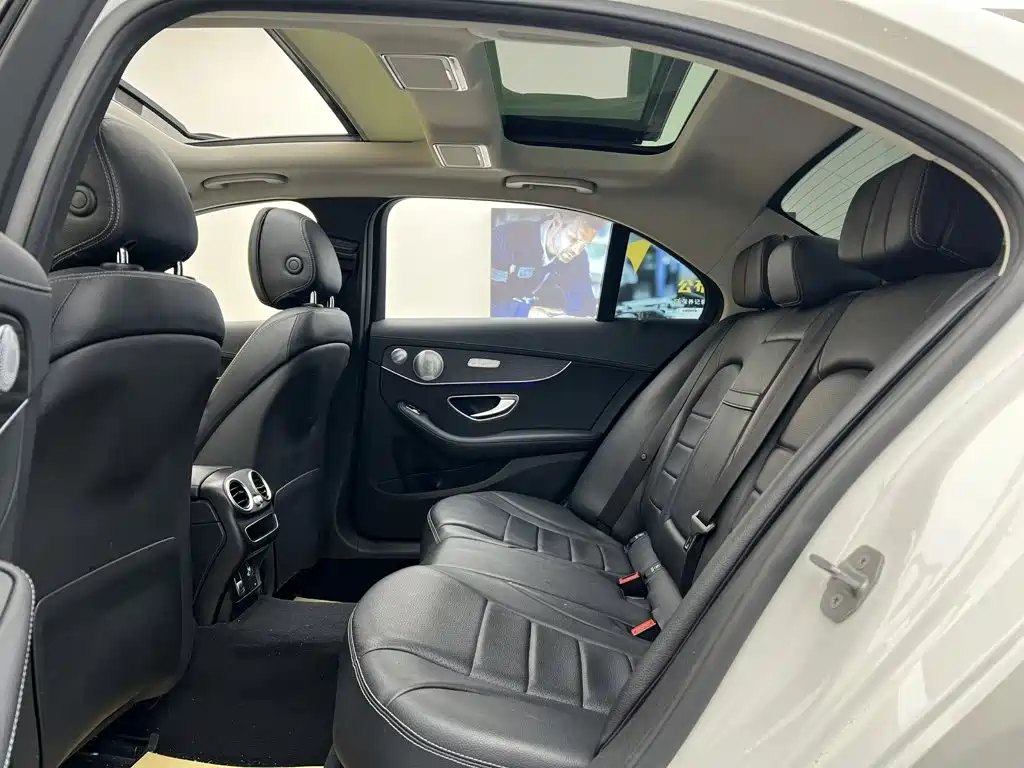 Mercedes-Benz C-Class — миниатюра 17