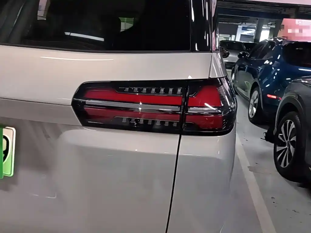 Wuling Xingguang 730 New Energy — миниатюра 8