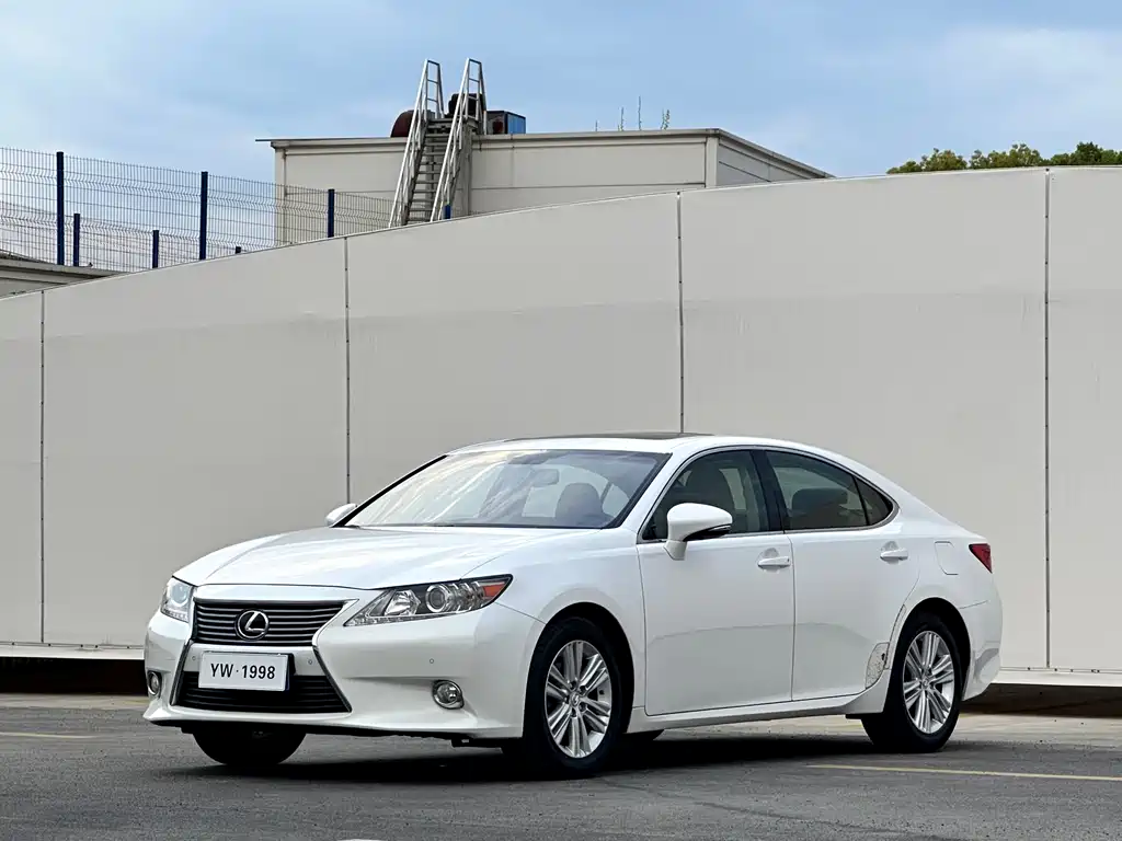Lexus ES 2014