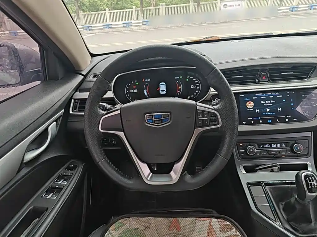 Geely Vision S1 — миниатюра 11