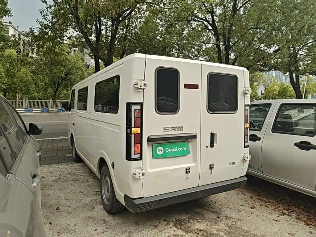 SRM Xinyuan E3L — миниатюра 5
