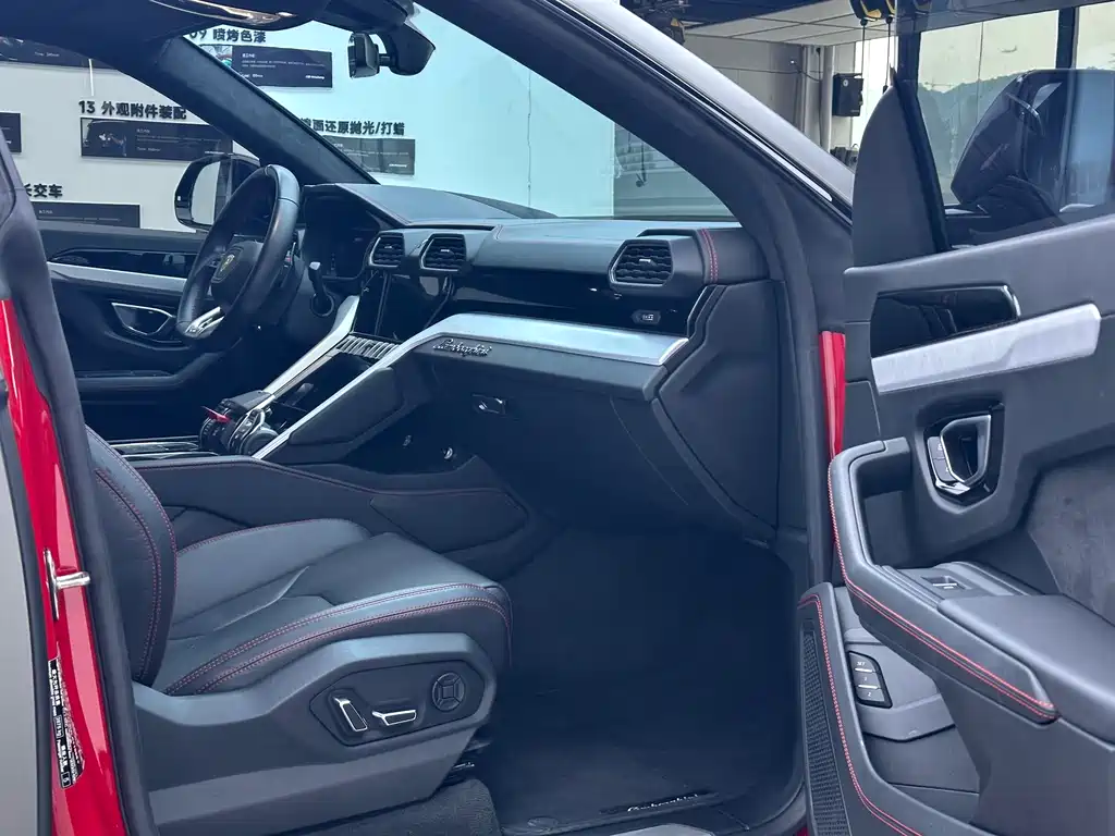 Lamborghini Urus — миниатюра 10