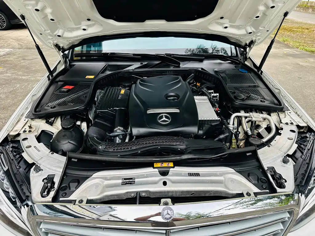 Mercedes-Benz C-Class — миниатюра 9
