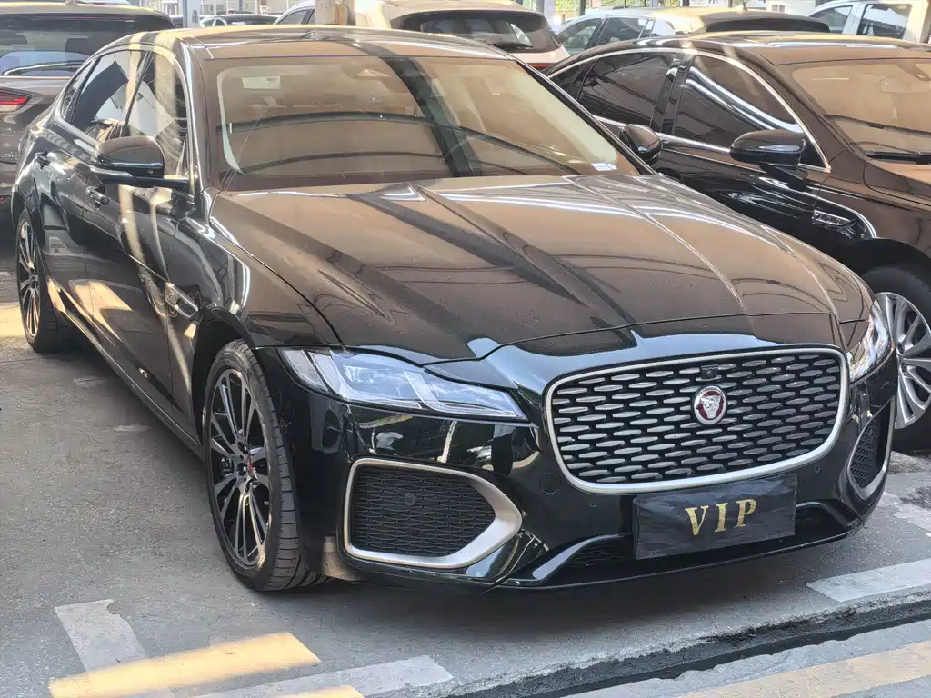 Jaguar XFL — миниатюра 3