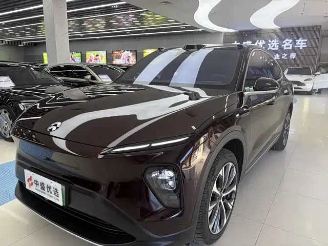 NIO EC7