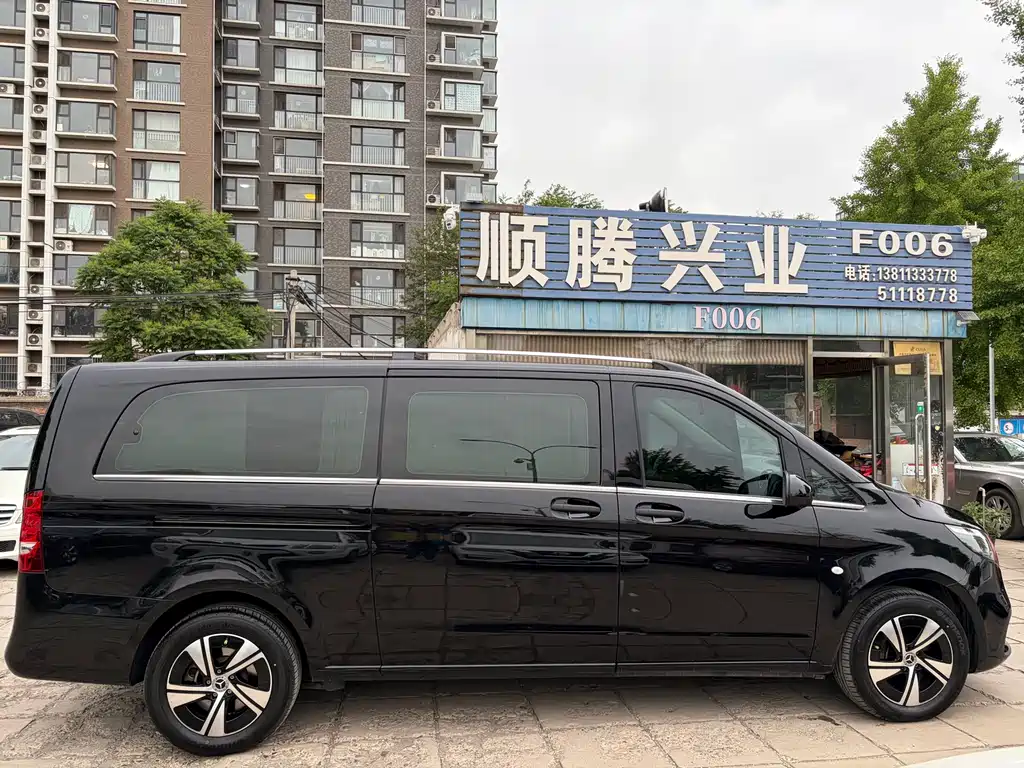 Mercedes-Benz Vito 2024 2.0T Elite 7 мест