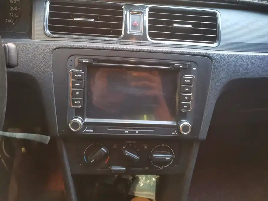 Volkswagen Santana — миниатюра 13
