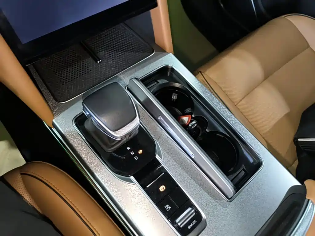 Hongqi Hongqi HS7 PHEV — миниатюра 14