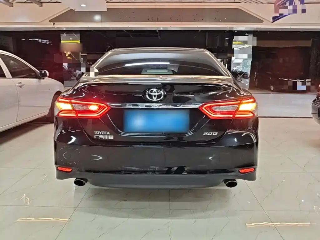 Toyota Camry — миниатюра 6