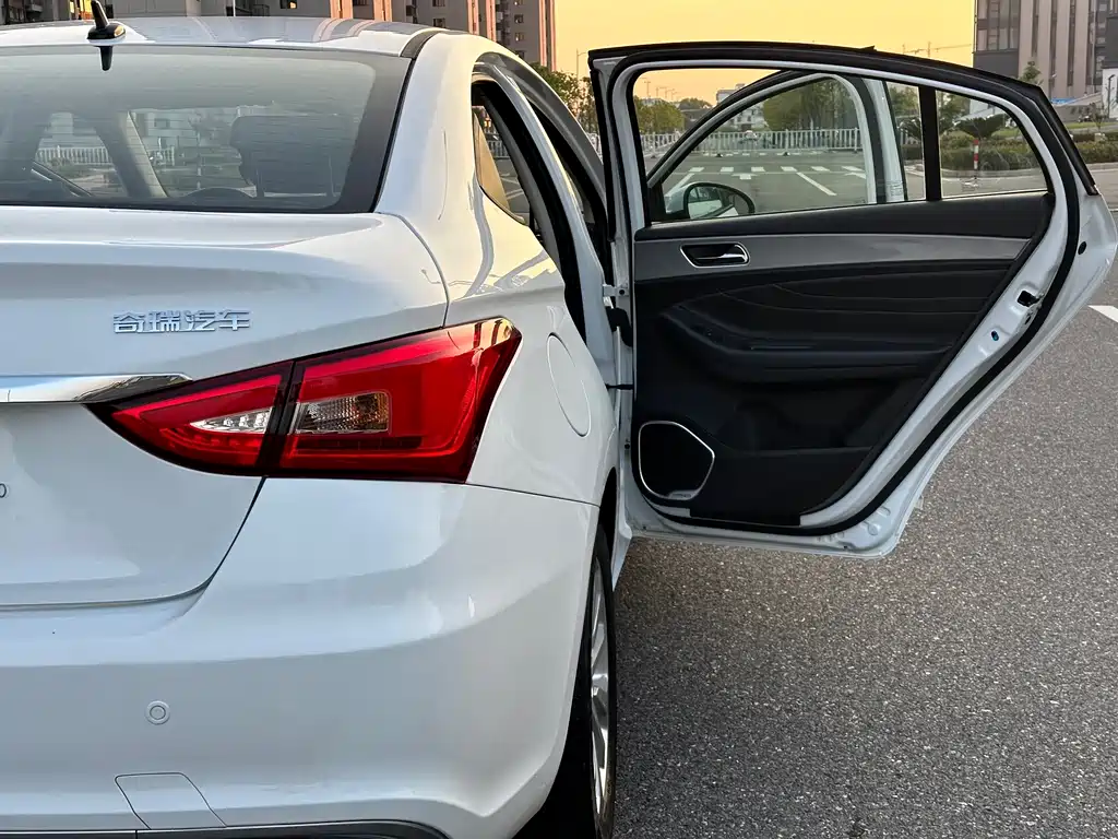 Chery Arrizo 5 — миниатюра 13