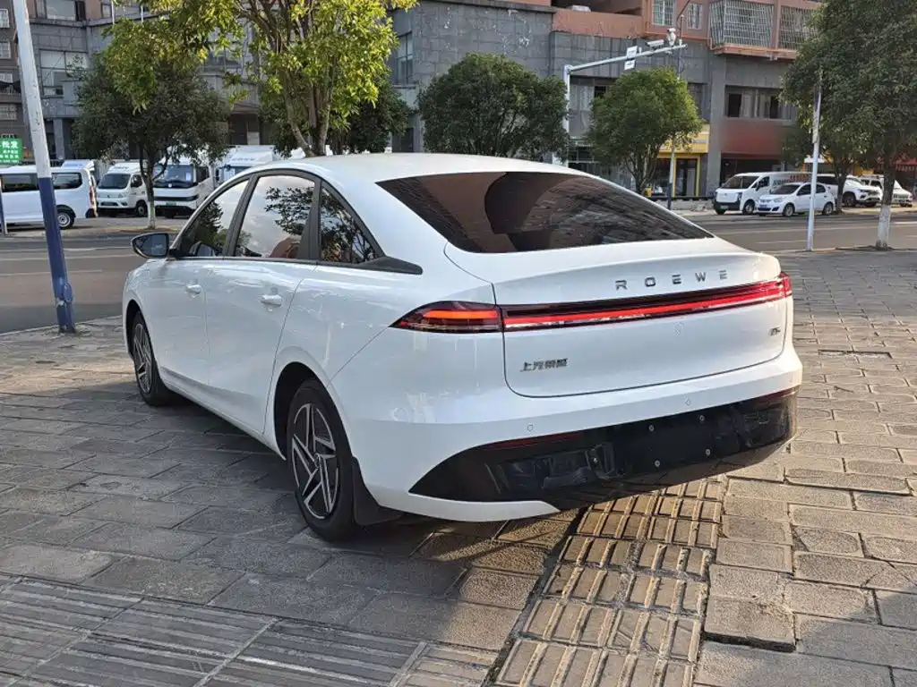 Roewe Young Wai D6 — миниатюра 11