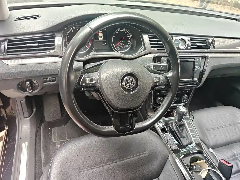 Volkswagen Passat — миниатюра 6