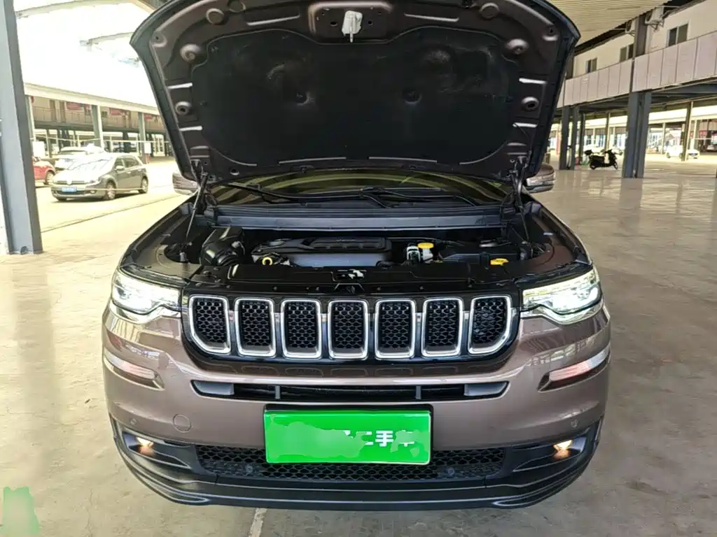 Jeep Commander — миниатюра 20
