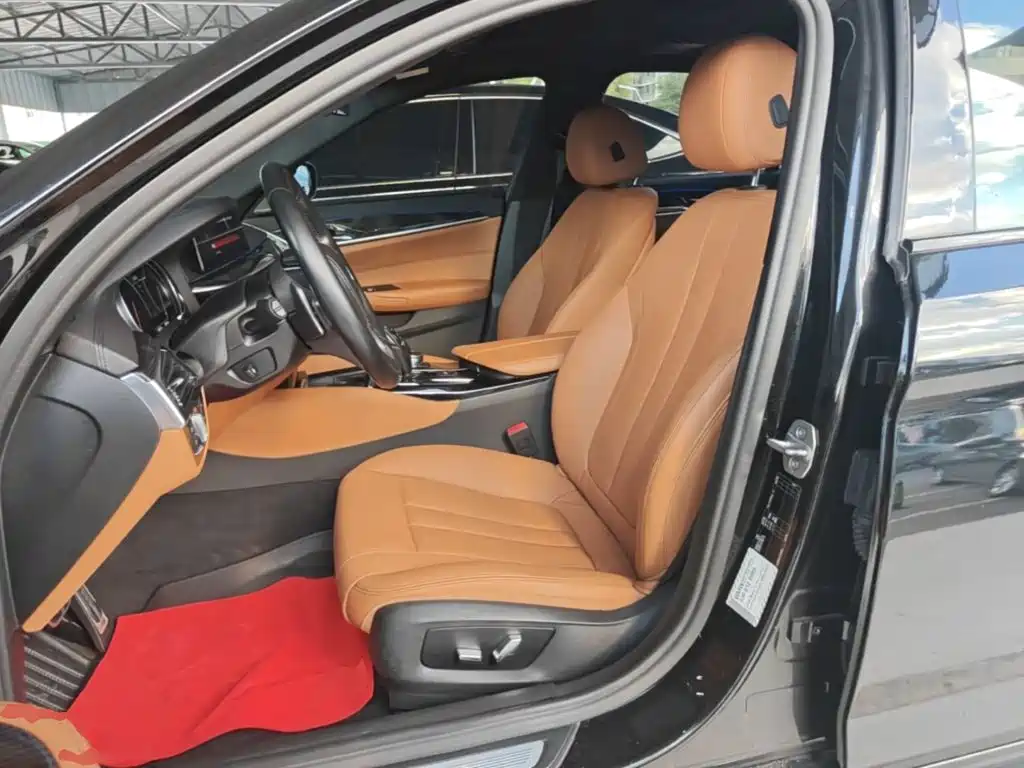 BMW 5 Series — миниатюра 15