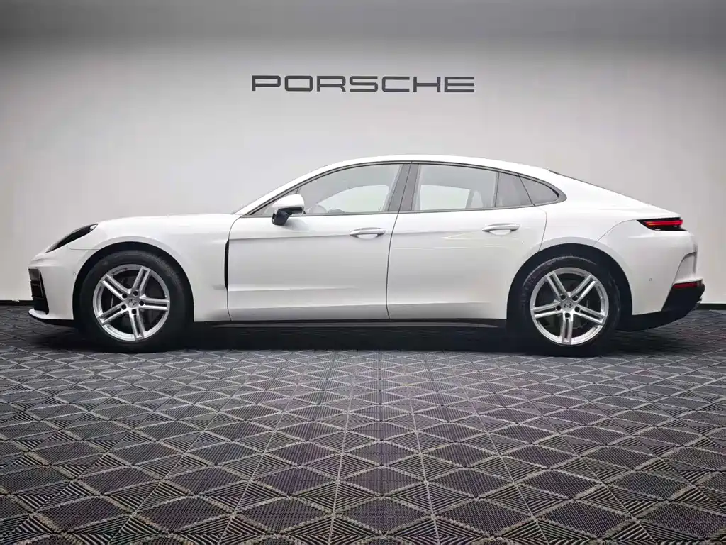 Porsche Panamera — миниатюра 7