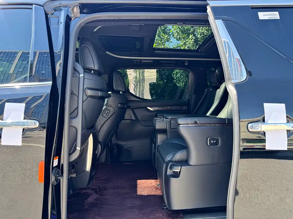 Toyota Vellfire 2023 2.5L HV