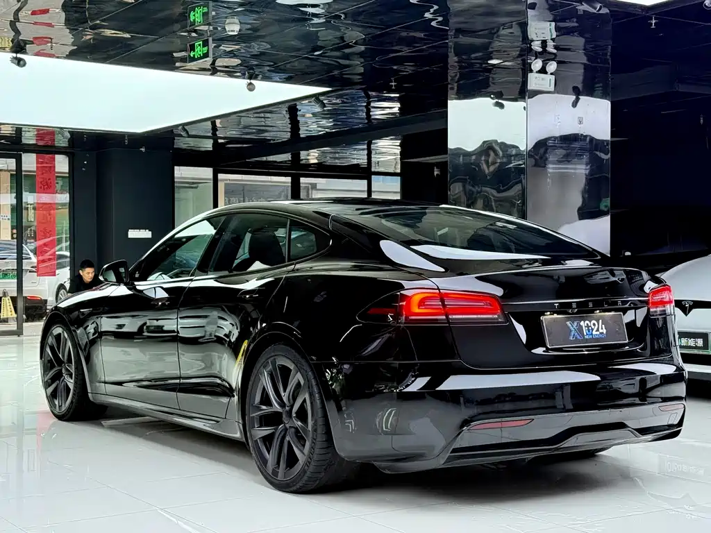 Tesla Model S — миниатюра 16