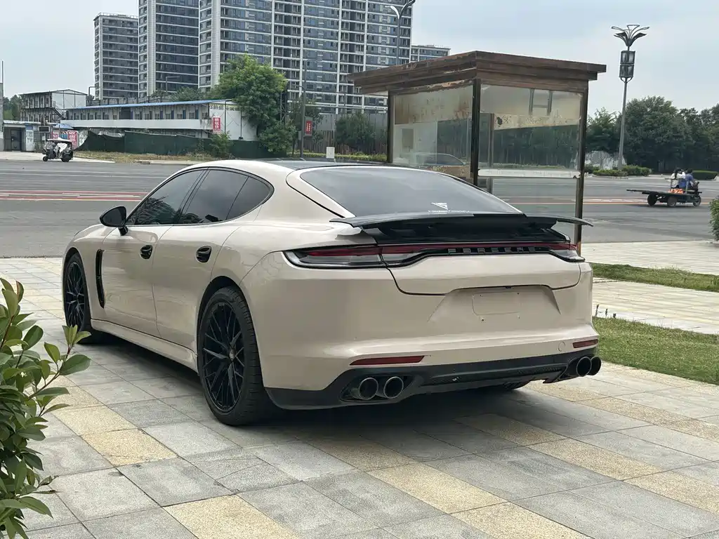 Porsche Panamera 2013 Panamera 4 Platinum Edition 3.6L