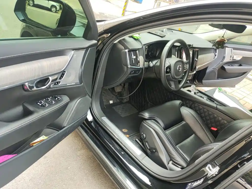 Volvo S90 — миниатюра 12