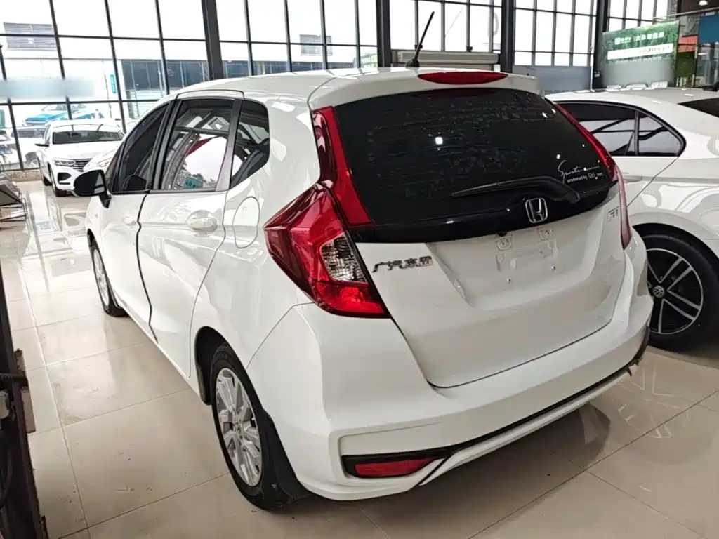 Honda Fit — миниатюра 5