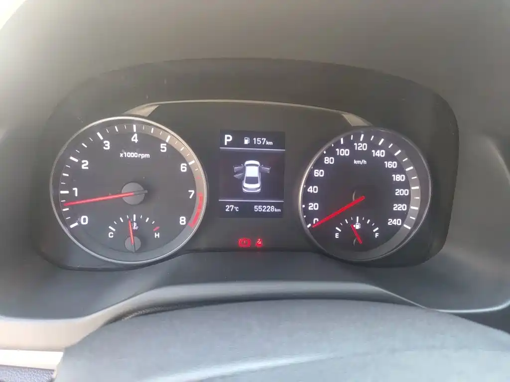 Hyundai Elantra — миниатюра 12