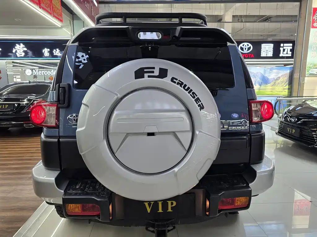 Toyota FJ Cruiser — миниатюра 10
