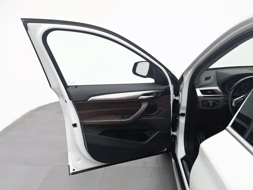 BMW X1 — миниатюра 8