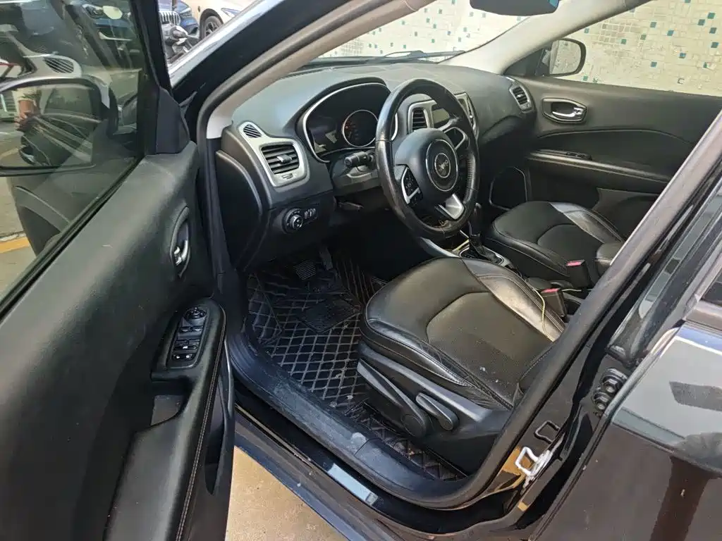 Jeep Compass — миниатюра 14
