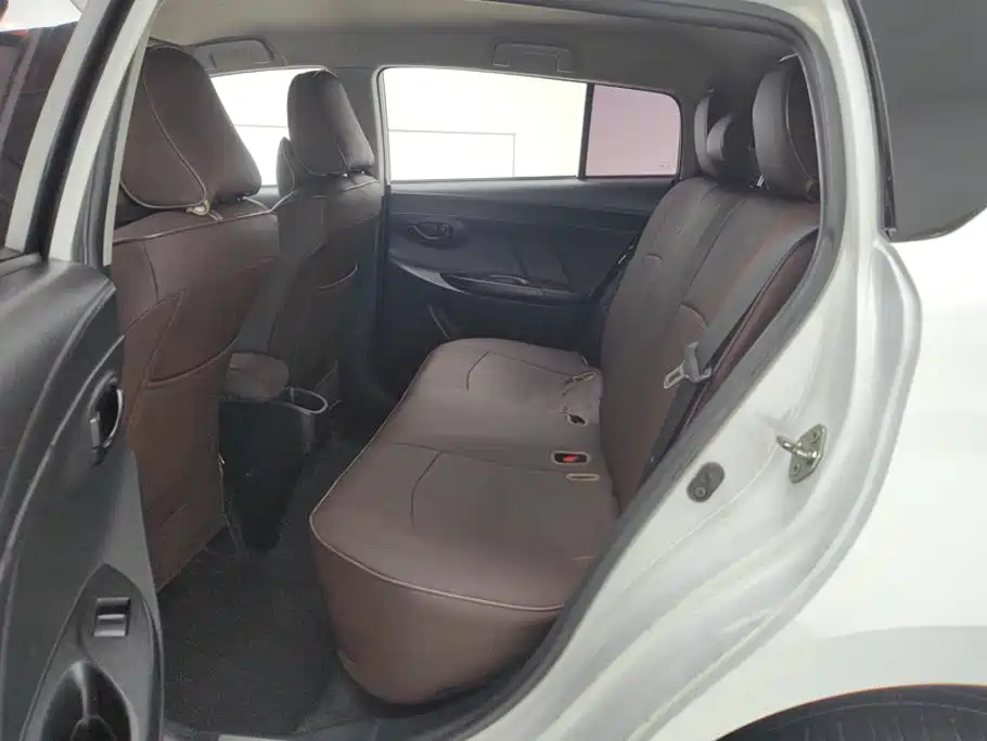 Toyota Yaris L — миниатюра 11