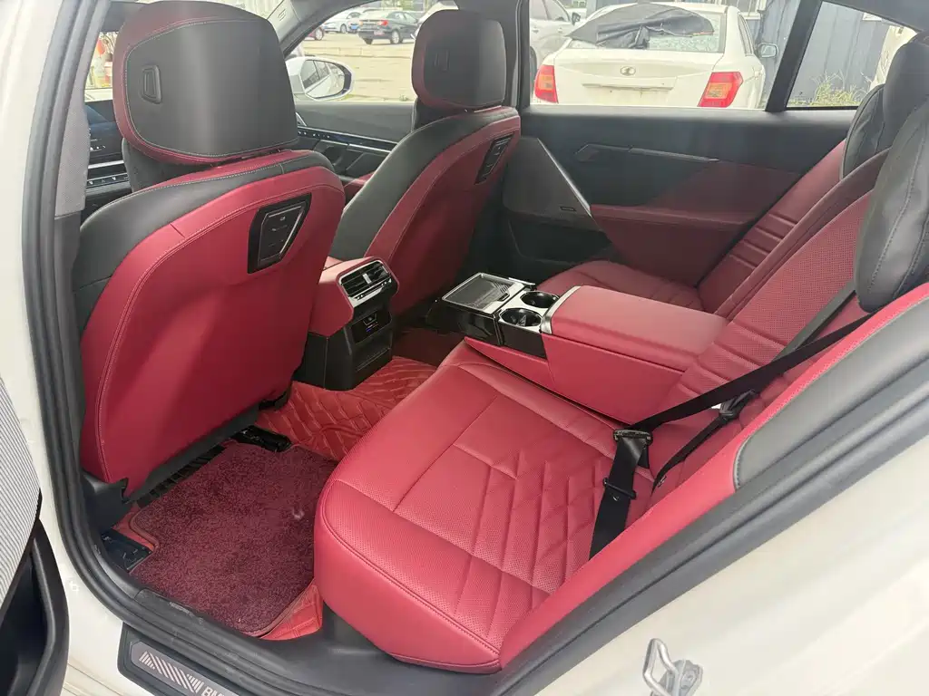 BMW i5 — миниатюра 6