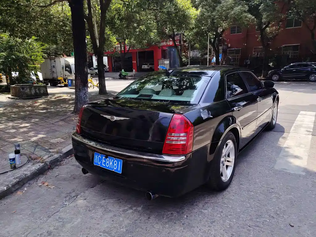 Chrysler 300C — миниатюра 12