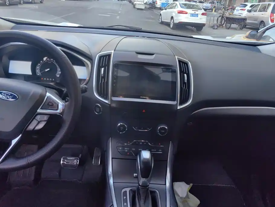 Ford Edge — миниатюра 13
