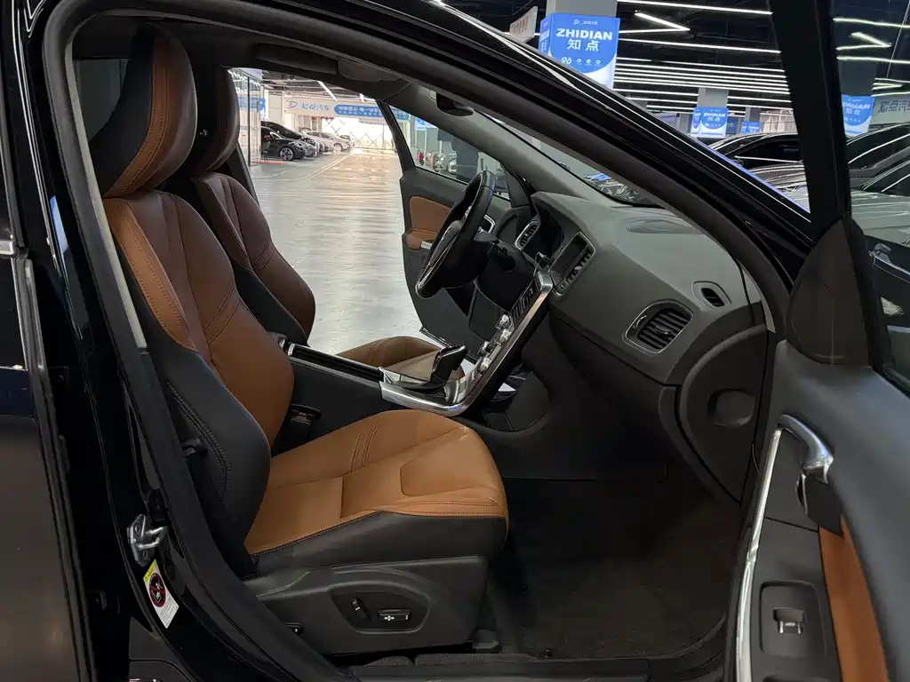 VOLVO S60 PLUG IN HYBRID