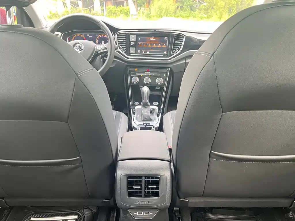 Volkswagen T-Roc — миниатюра 13