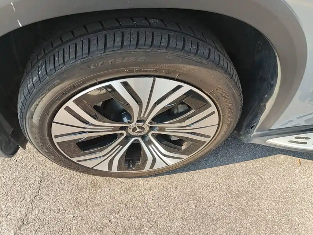 Mercedes-Benz EQE SUV — миниатюра 23