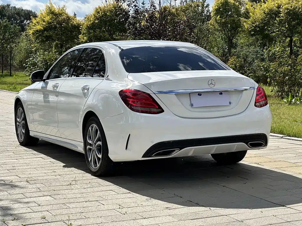 Mercedes-Benz C-Class — миниатюра 6