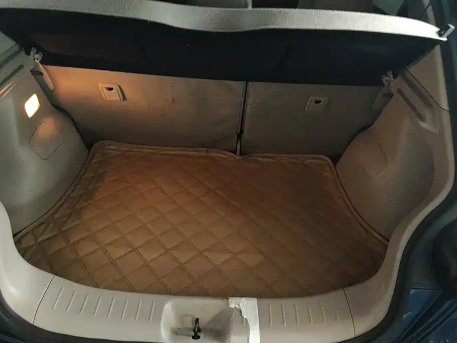 Nissan Tiida — миниатюра 4