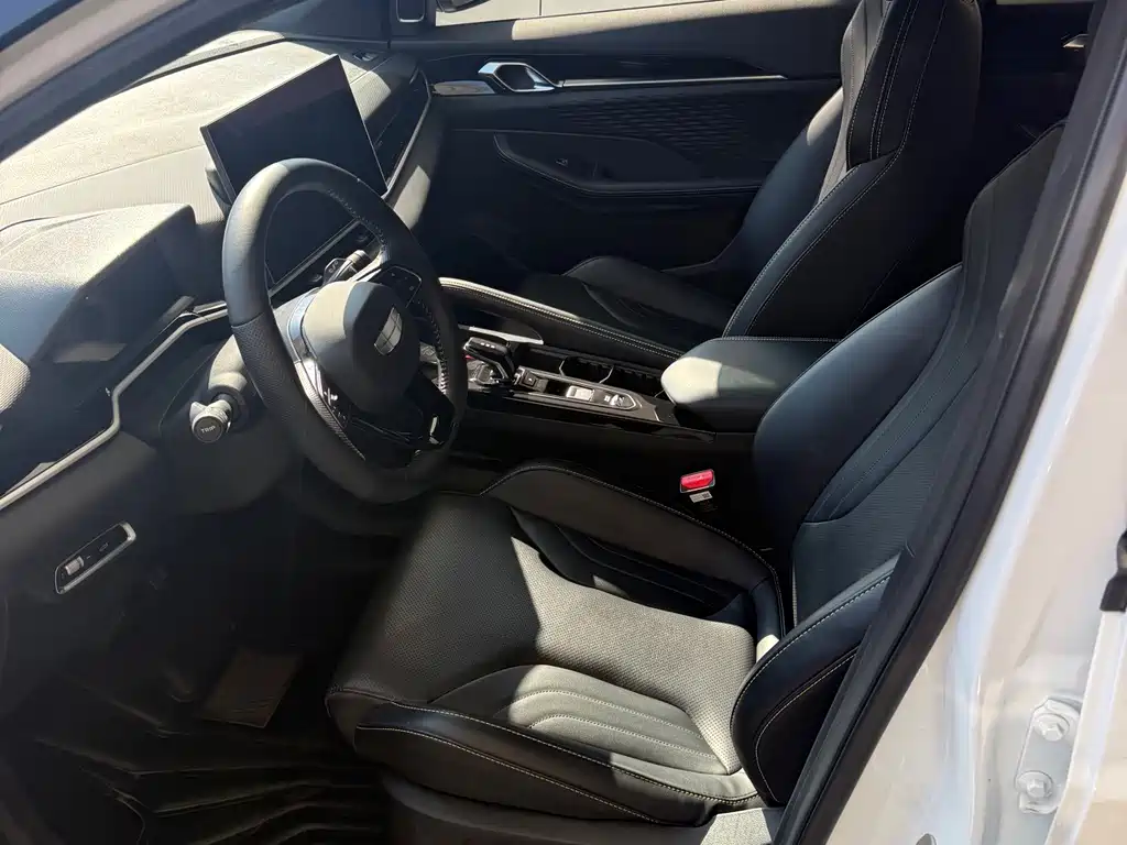 Geely Binyue — миниатюра 3