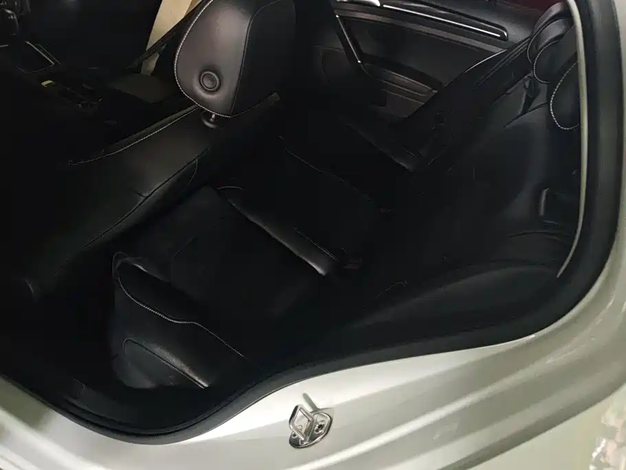 Volkswagen Golf — миниатюра 11