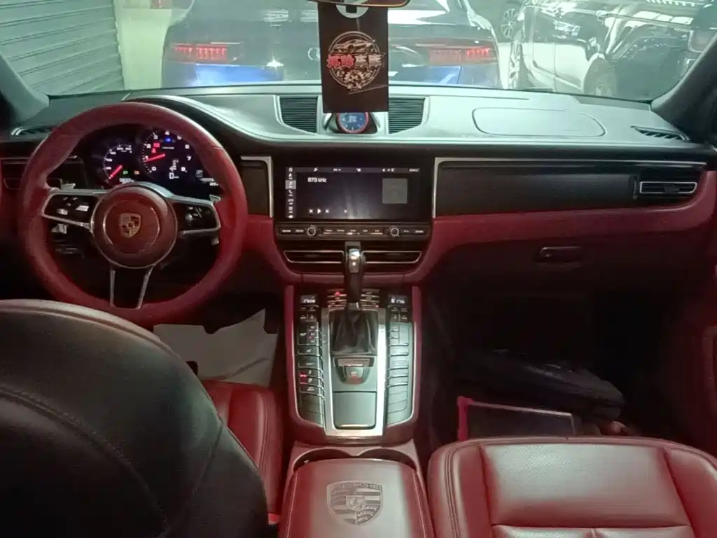 Porsche Macan — миниатюра 10