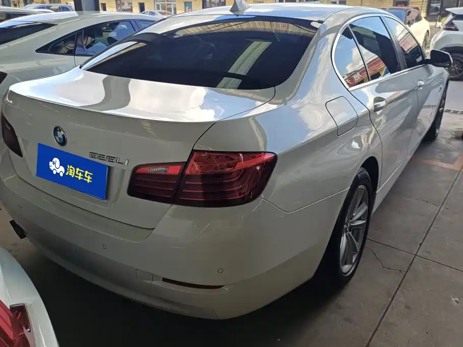 BMW 5 Series — миниатюра 3