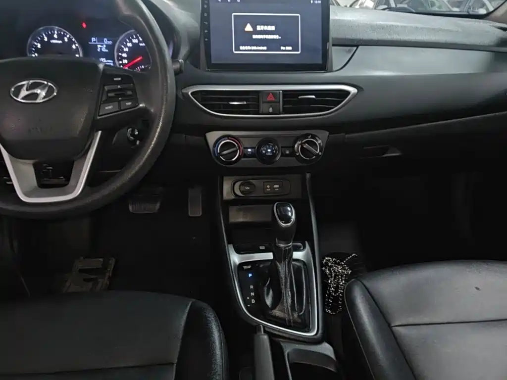 Hyundai Elantra — миниатюра 10