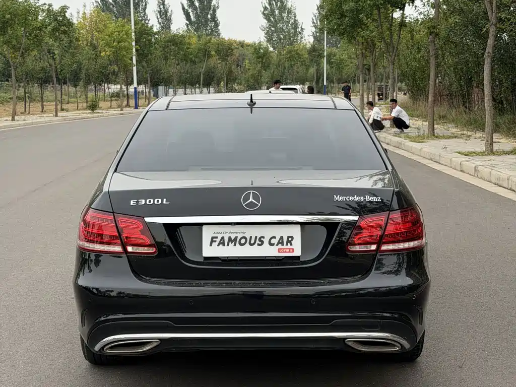 Mercedes-Benz E-Class — миниатюра 5