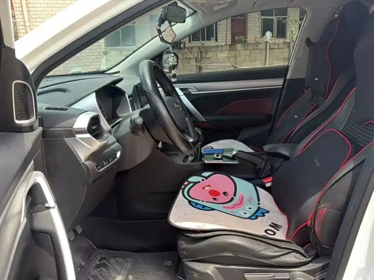 Geely Binyue — миниатюра 10