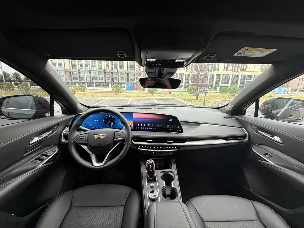 Cadillac XT4 — миниатюра 5