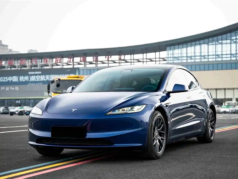 Tesla Model 3 2024