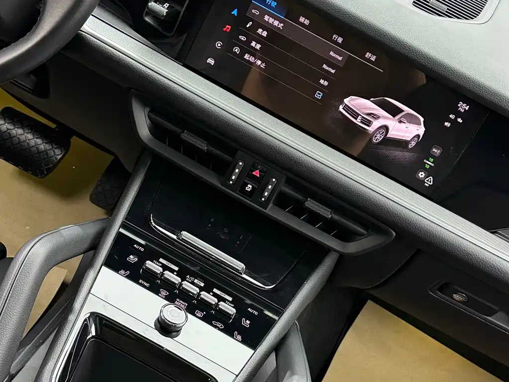 Porsche Cayenne — миниатюра 21