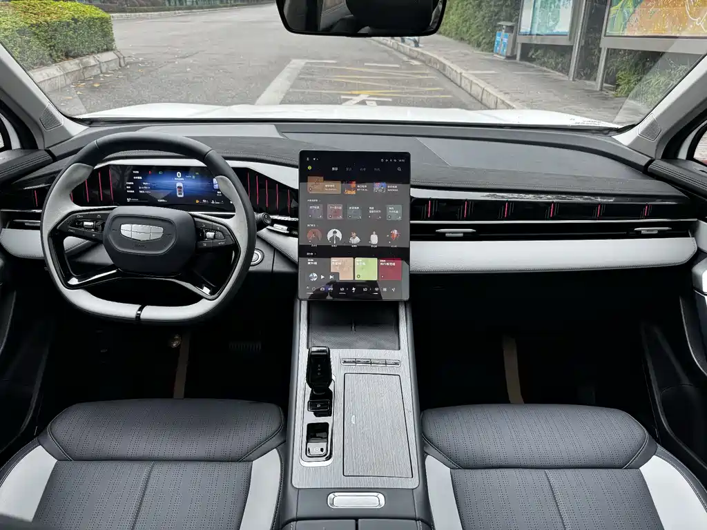 Geely Boyue L — миниатюра 18